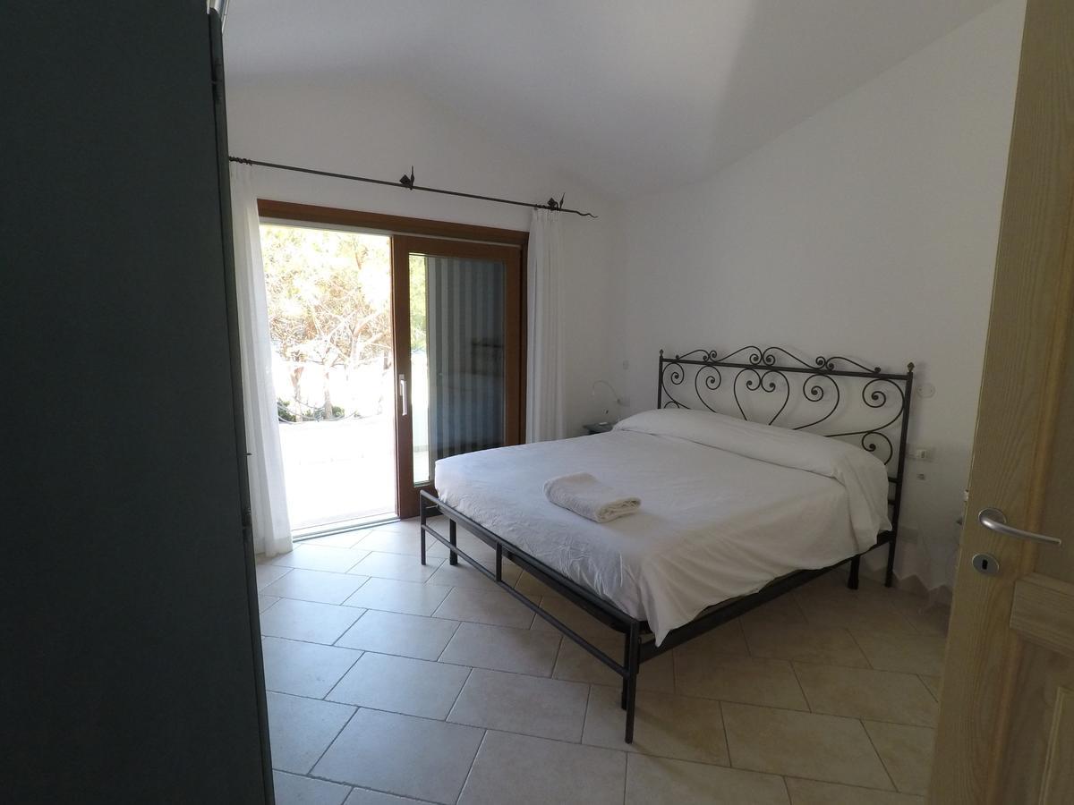 La Corte Degli Ulivi Appartamenti กาลา ลีเบรอตโต ภายนอก รูปภาพ